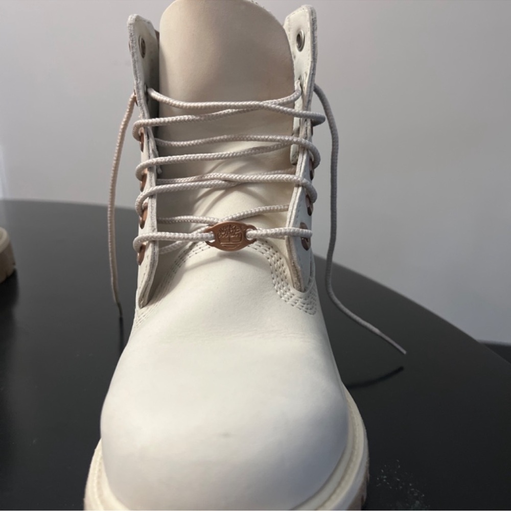 Timberland Women's White and Brown Boots - Picture 2 of 4